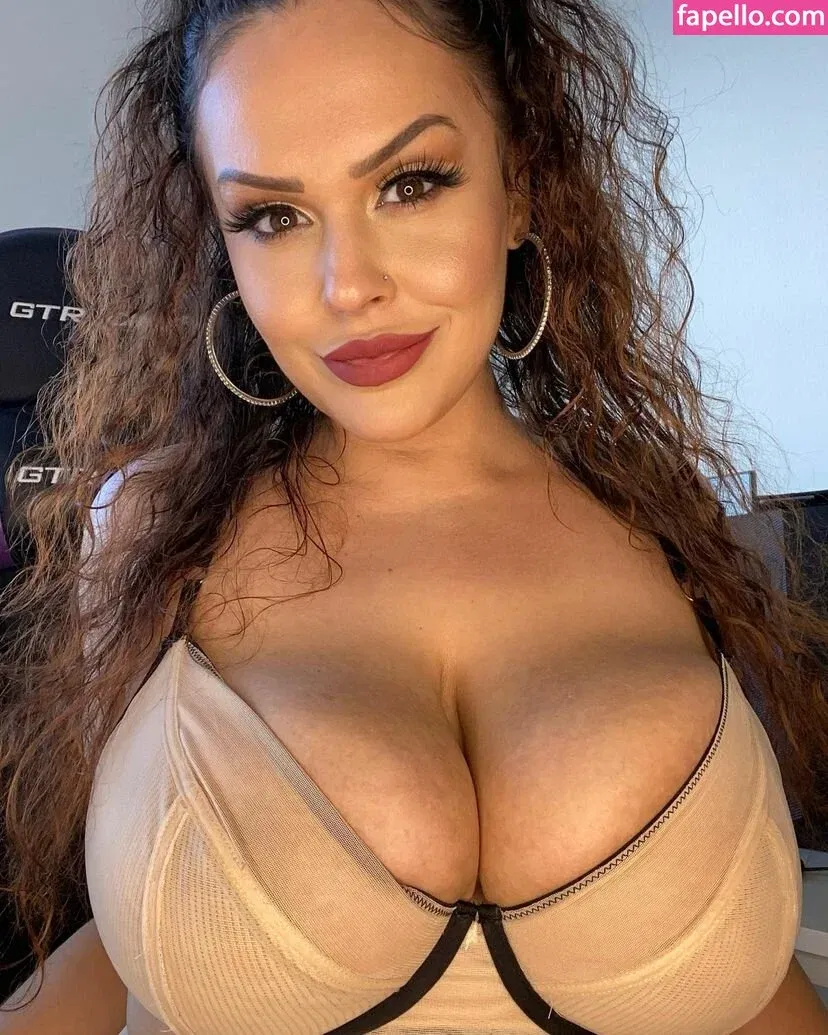 Giablaze / onlygiablaze Onlyfans Photo Gallery 