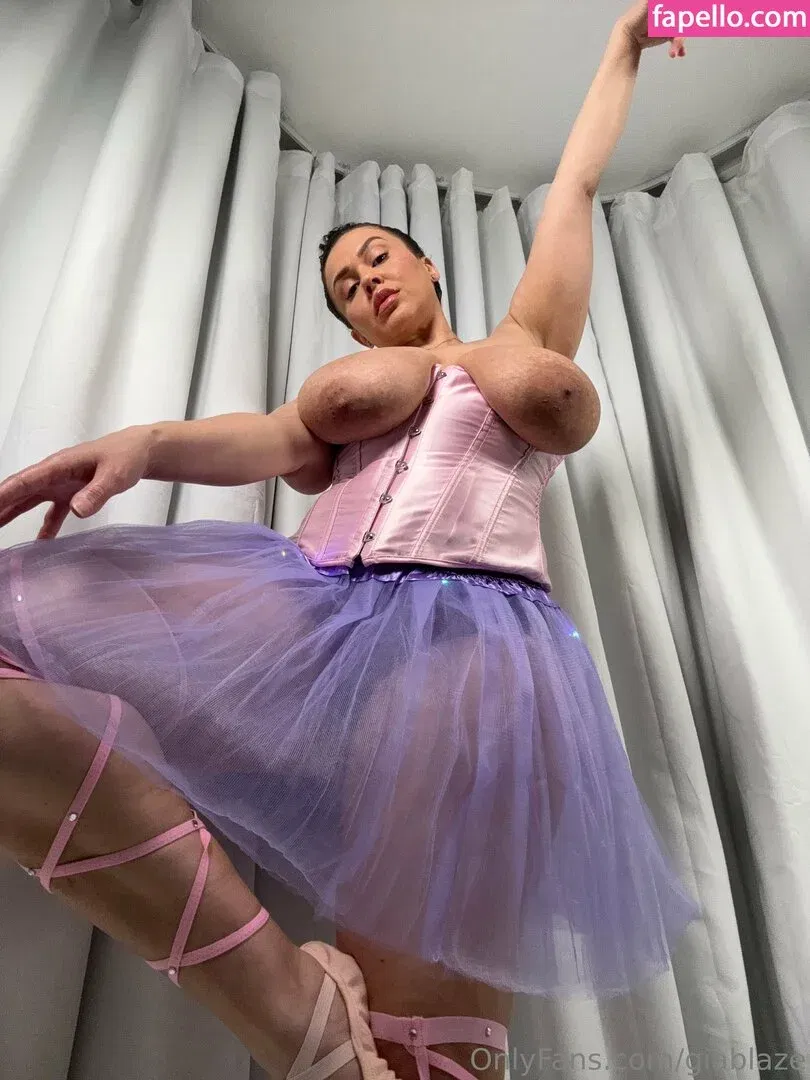 Giablaze / onlygiablaze Onlyfans Photo Gallery 