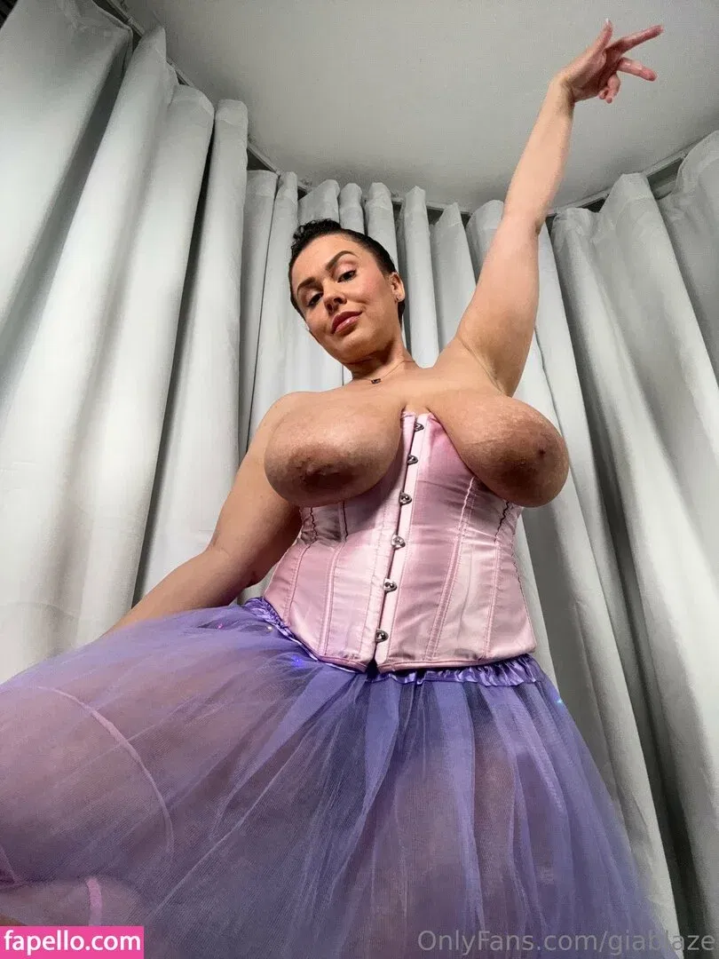 Giablaze / onlygiablaze Onlyfans Photo Gallery 