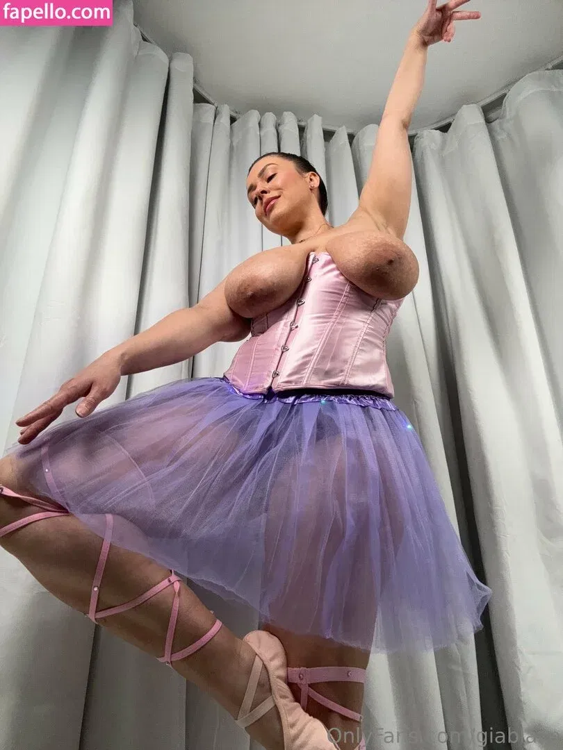 Giablaze / onlygiablaze Onlyfans Photo Gallery 