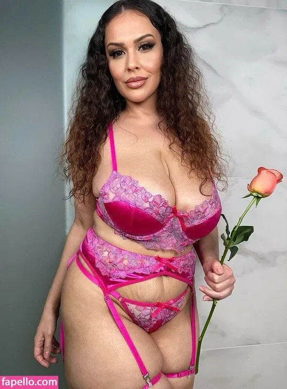 Giablaze / onlygiablaze Onlyfans Photo Gallery 