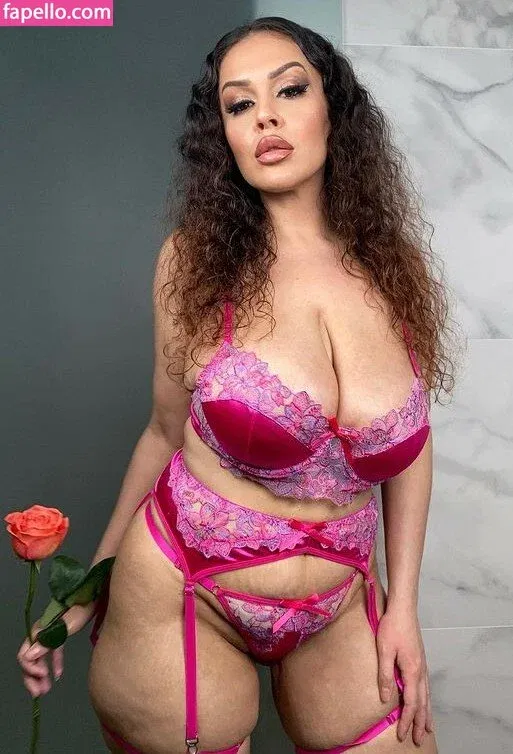 Giablaze / onlygiablaze Onlyfans Photo Gallery 