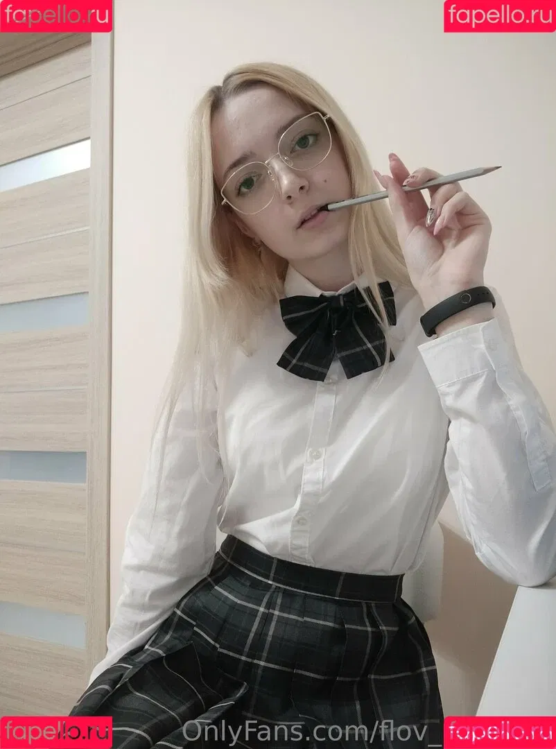 flo.imvu / flov_princess Onlyfans Photo Gallery 
