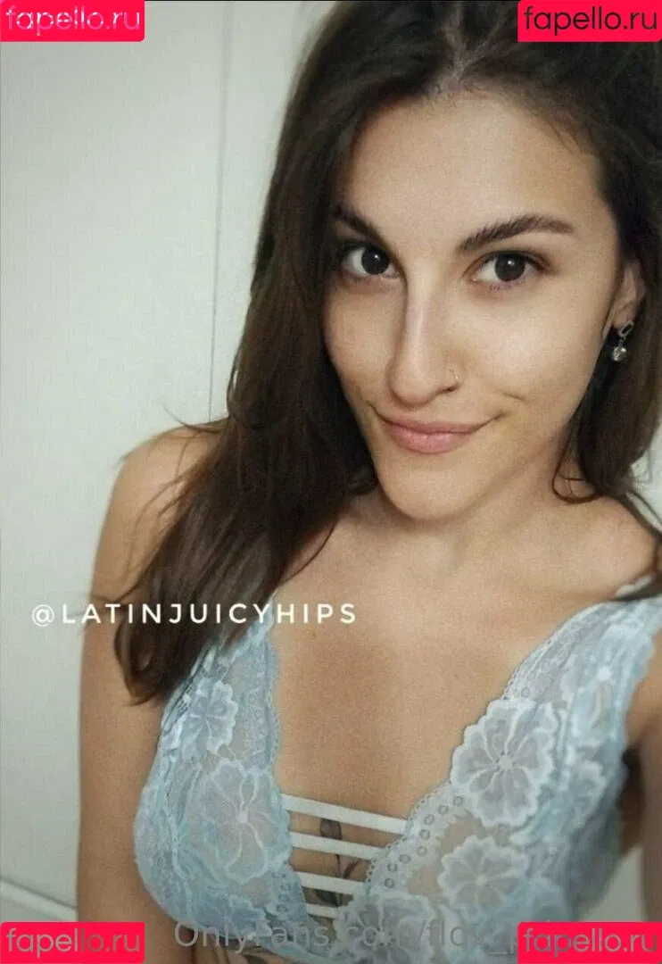 flo.imvu / flov_princess Onlyfans Photo Gallery 
