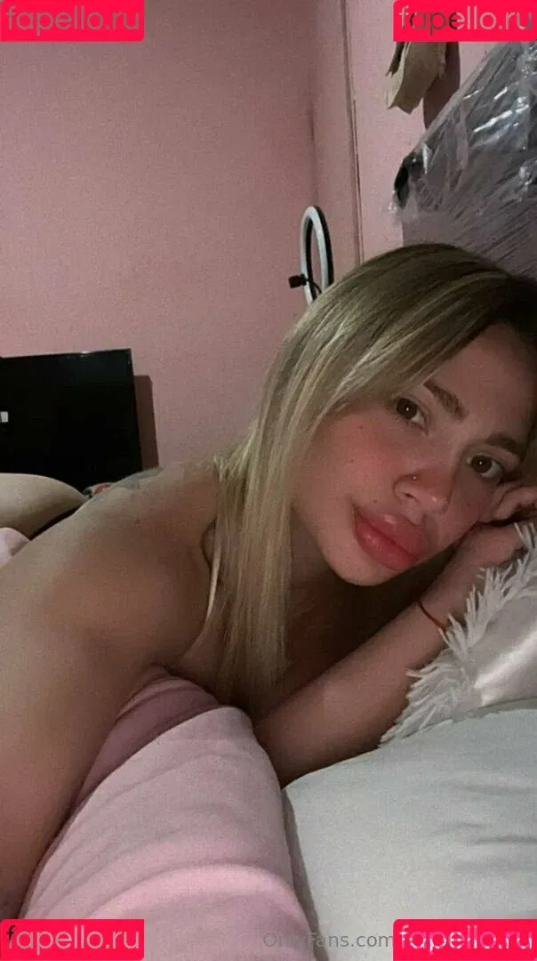 flo.imvu / flov_princess Onlyfans Photo Gallery 