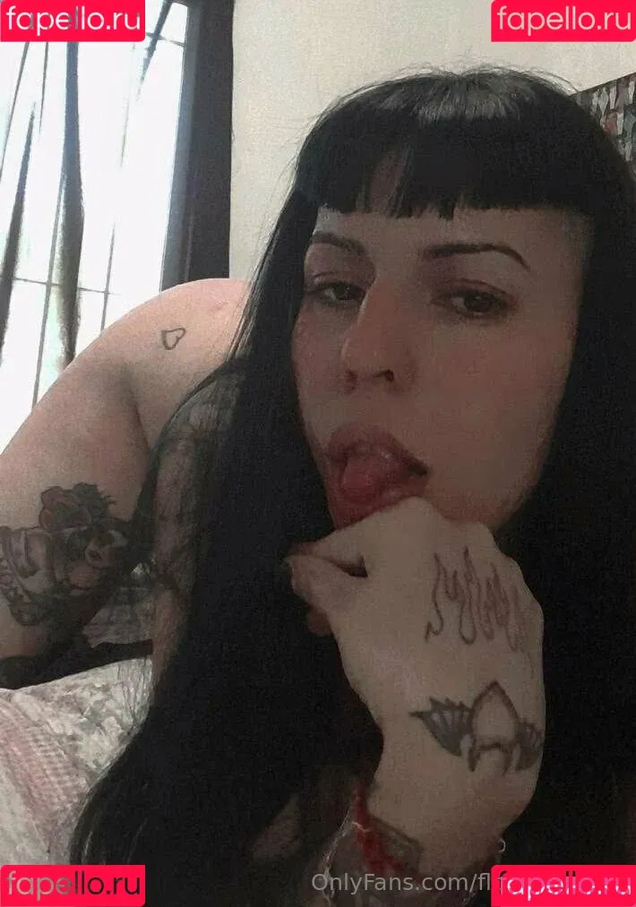 flo.imvu / flov_princess Onlyfans Photo Gallery 