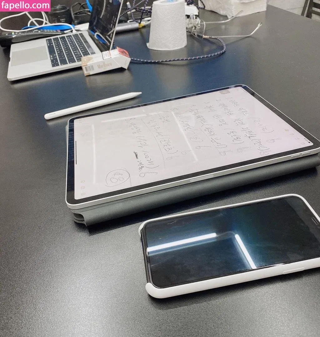 xxapple / xxapple_e Onlyfans Photo Gallery 