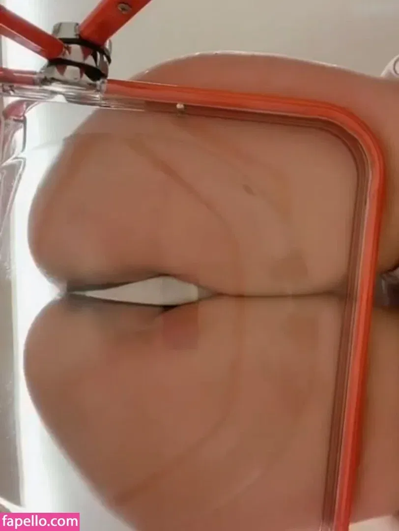 xxapple / xxapple_e Onlyfans Photo Gallery 