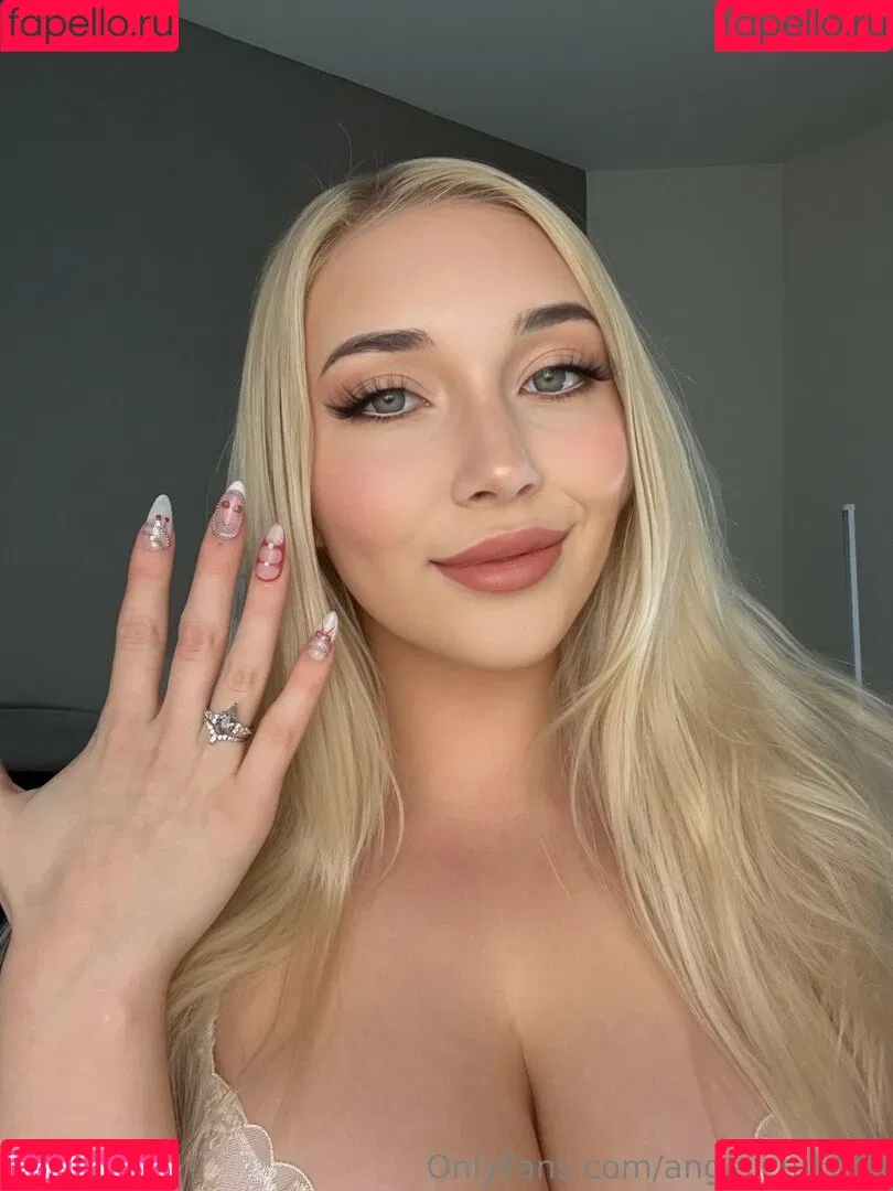 Chat / angelicfdoll / angelicfuckdoll Onlyfans Photo Gallery 