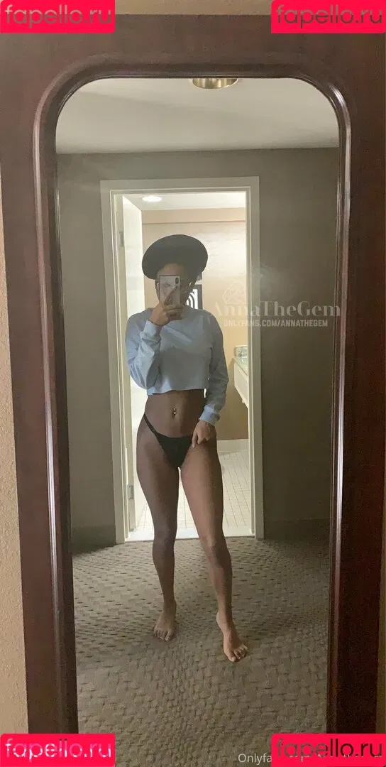 Nasty College Student / annathegem Onlyfans Photo Gallery 