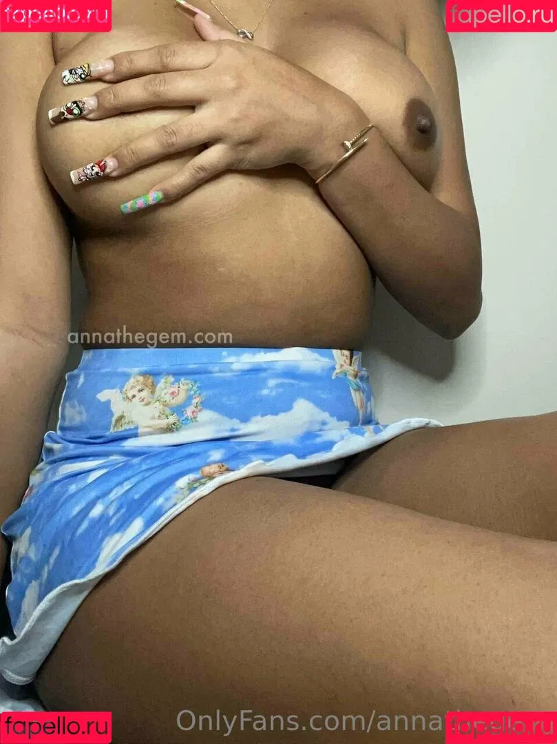Nasty College Student / annathegem Onlyfans Photo Gallery 