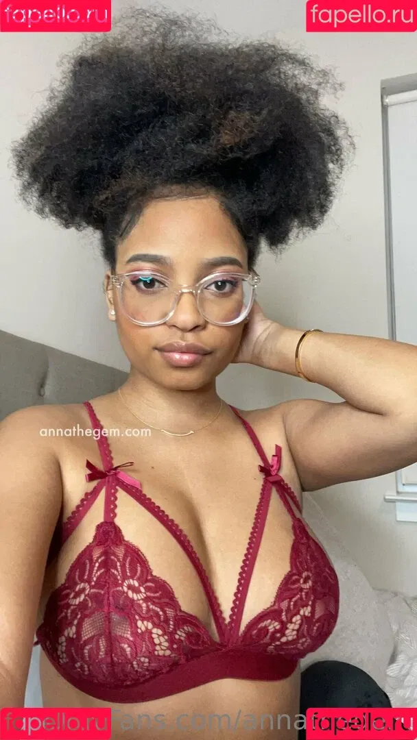 Nasty College Student / annathegem Onlyfans Photo Gallery 