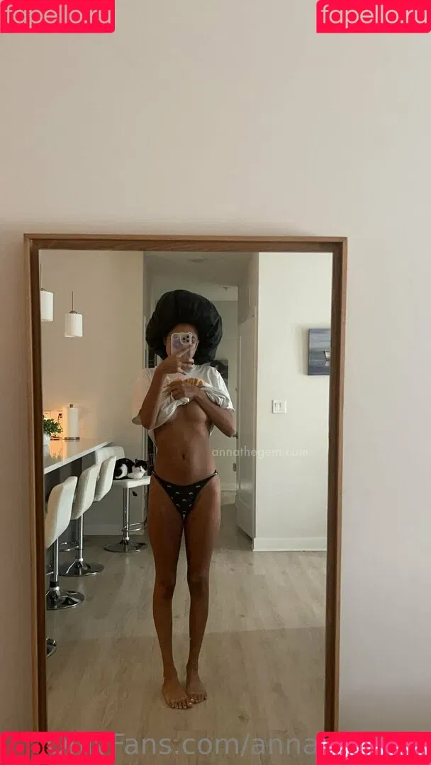 Nasty College Student / annathegem Onlyfans Photo Gallery 