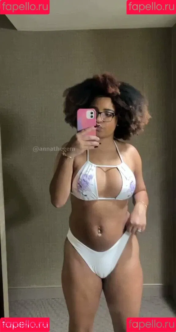 Nasty College Student / annathegem Onlyfans Photo Gallery 