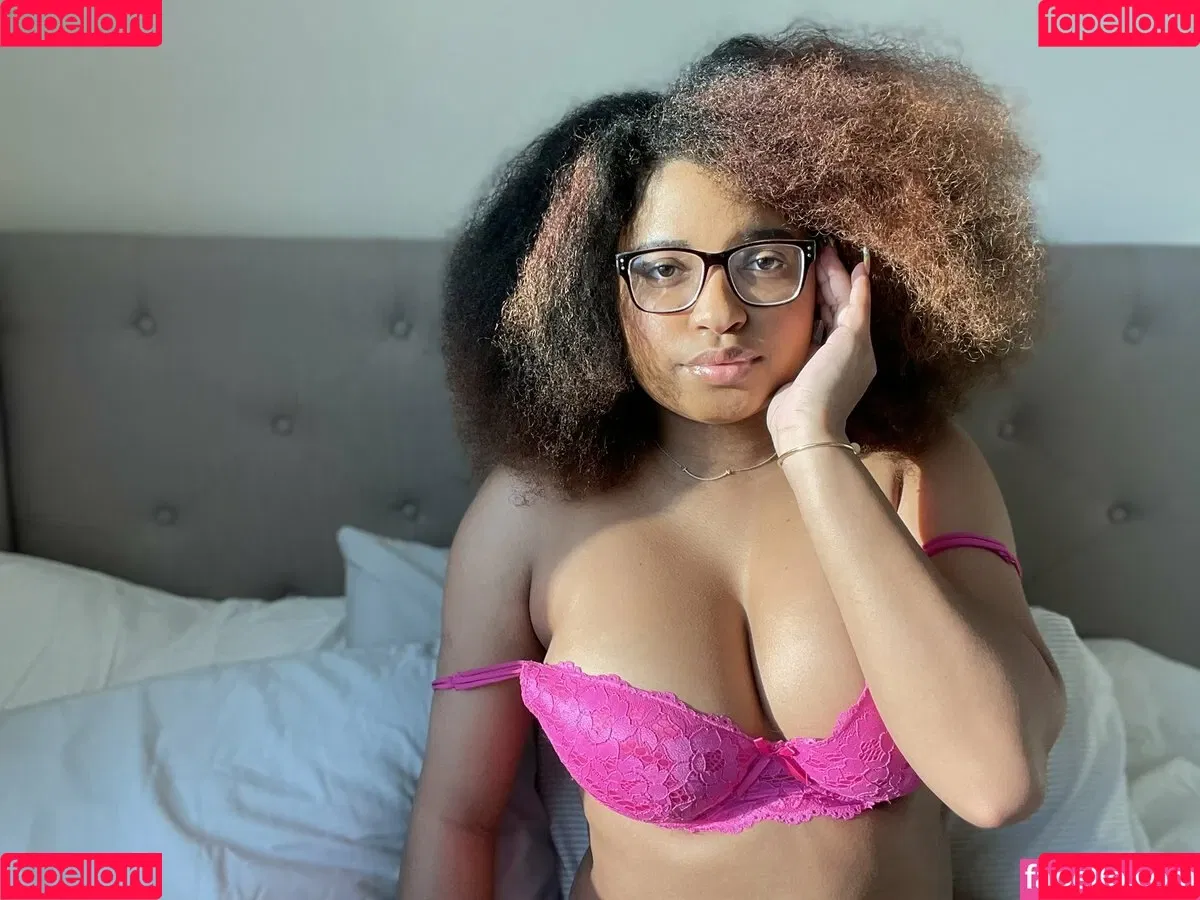 Nasty College Student / annathegem Onlyfans Photo Gallery 