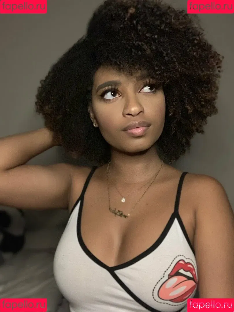 Nasty College Student / annathegem Onlyfans Photo Gallery 