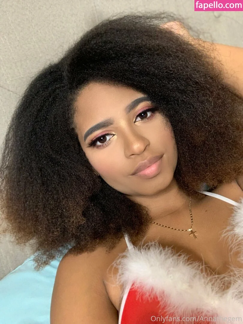 Nasty College Student / annathegem Onlyfans Photo Gallery 