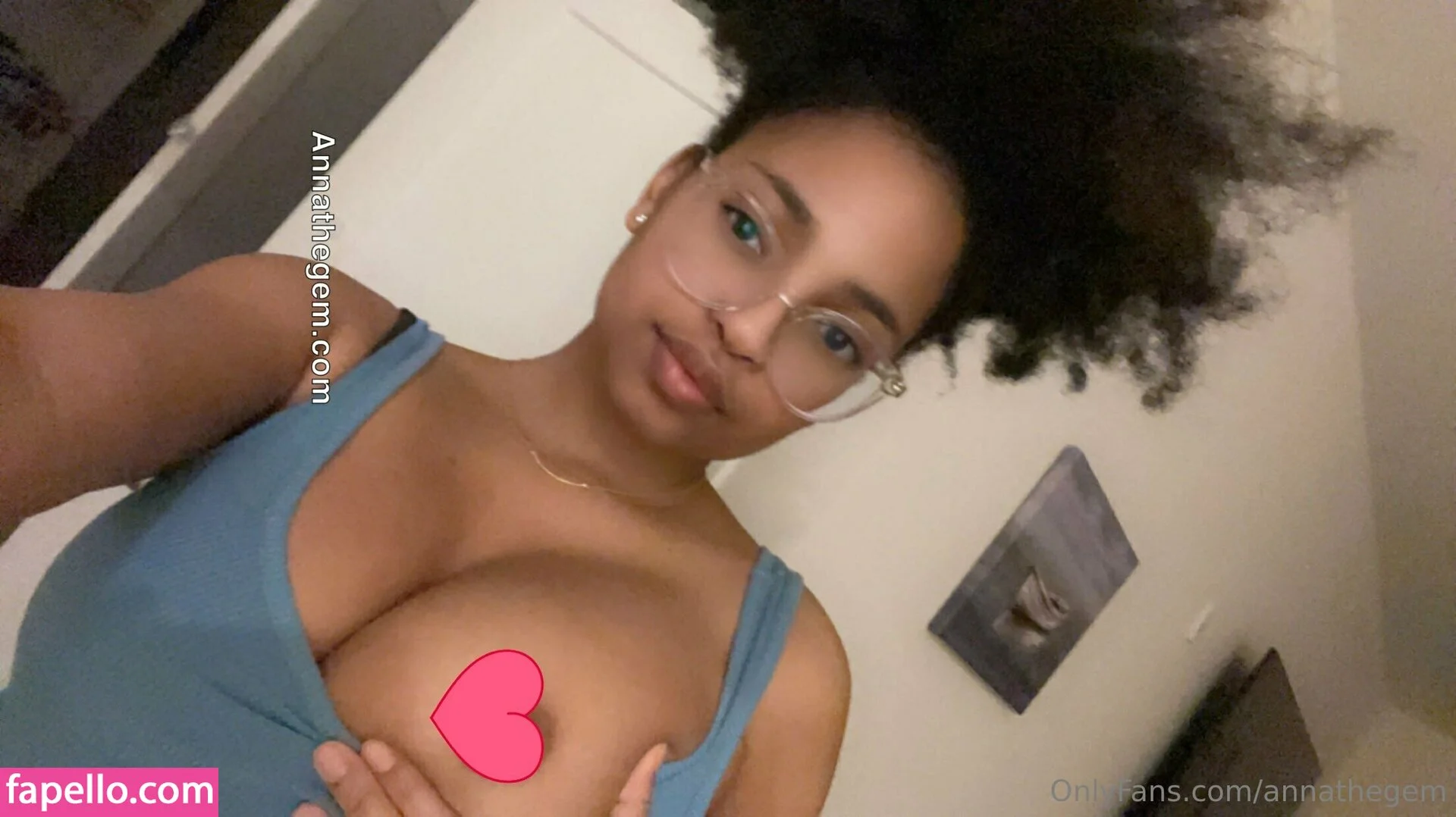 Nasty College Student / annathegem Onlyfans Photo Gallery 