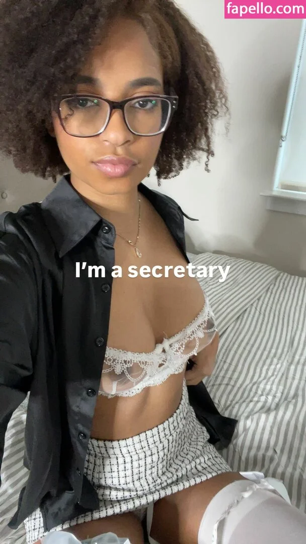 Nasty College Student / annathegem Onlyfans Photo Gallery 