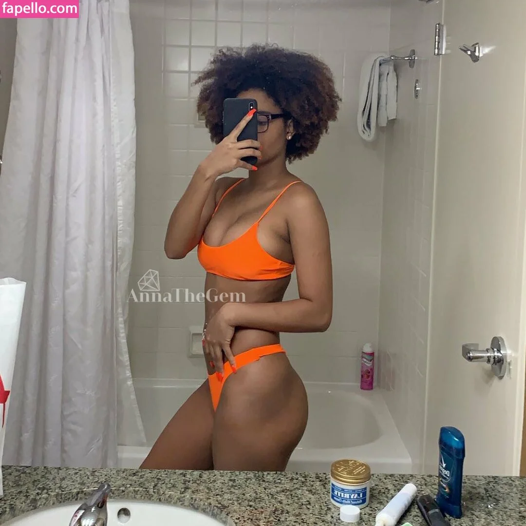 Nasty College Student / annathegem Onlyfans Photo Gallery 