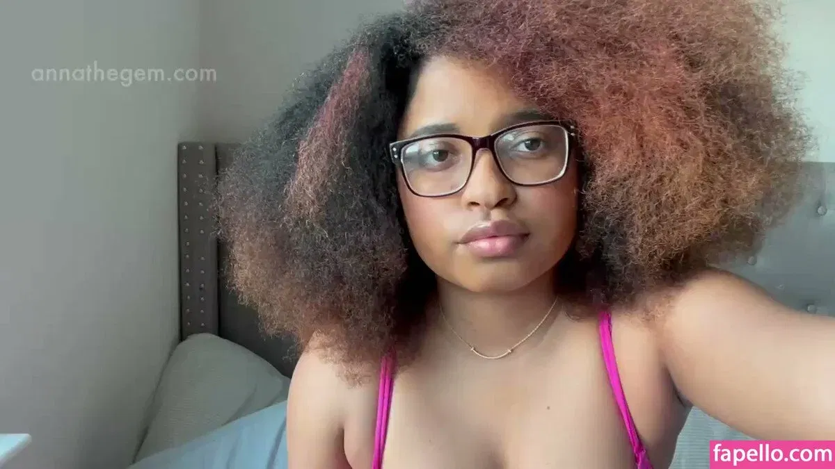 Nasty College Student / annathegem Onlyfans Photo Gallery 