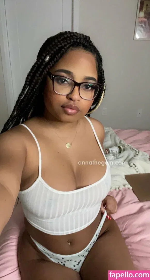 Nasty College Student / annathegem Onlyfans Photo Gallery 
