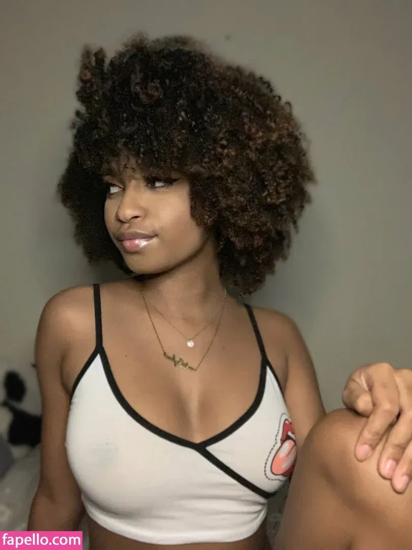 Nasty College Student / annathegem Onlyfans Photo Gallery 