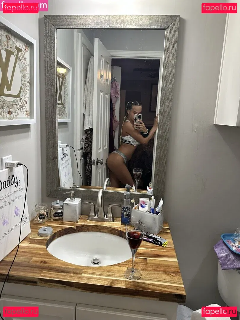 Barbie.x / unknownnbarbi3 Onlyfans Photo Gallery 