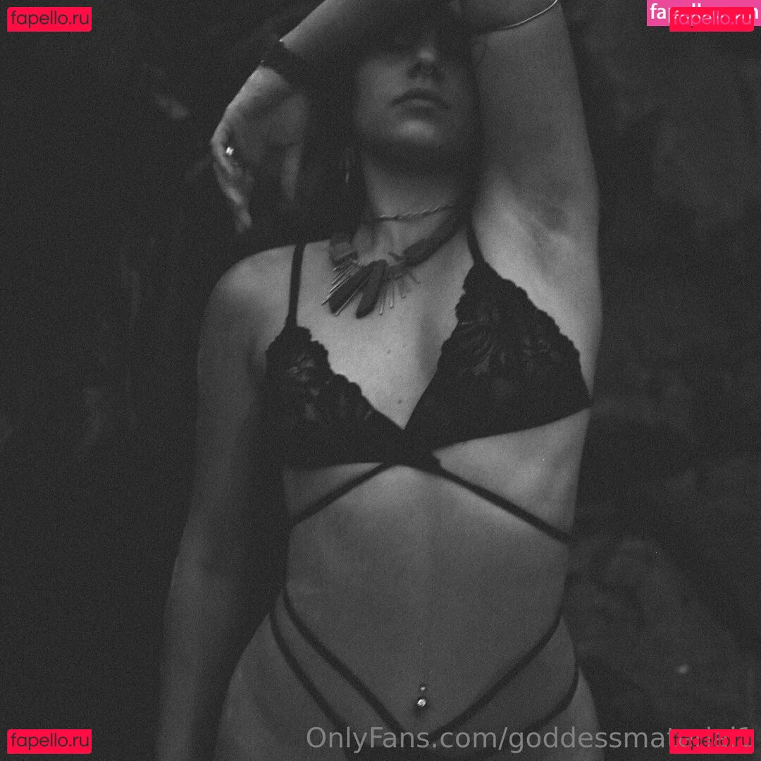 Goddessmaterial1 / Shundi / nashundaleoni Onlyfans Photo Gallery 