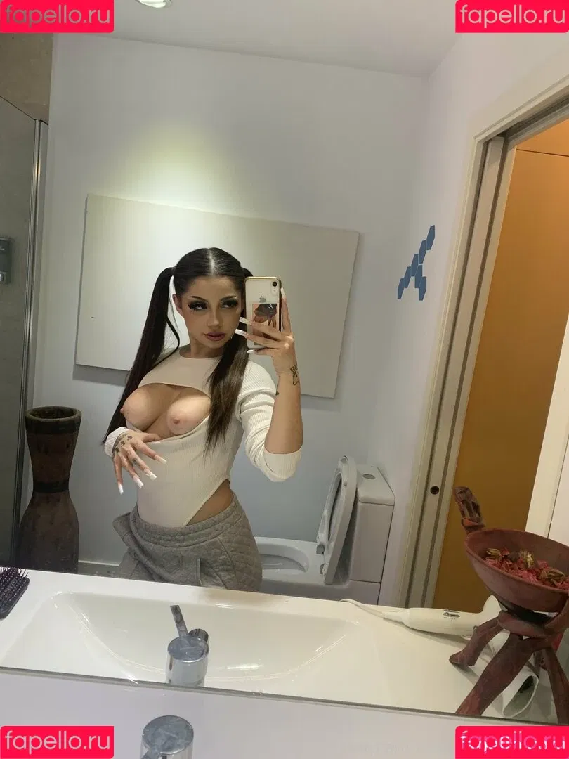 Roma Amor / RomaAmorxxx Onlyfans Photo Gallery 