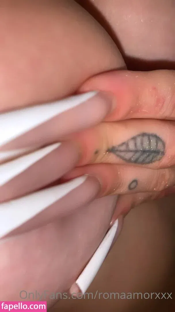 Roma Amor / RomaAmorxxx Onlyfans Photo Gallery 