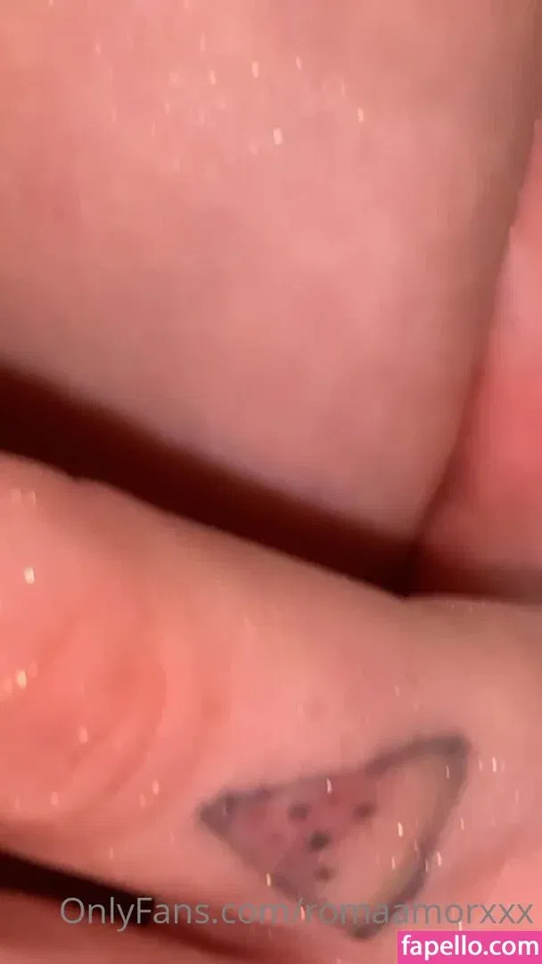 Roma Amor / RomaAmorxxx Onlyfans Photo Gallery 