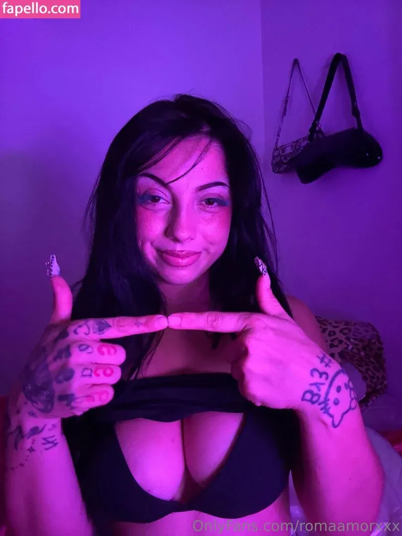 Roma Amor / RomaAmorxxx Onlyfans Photo Gallery 