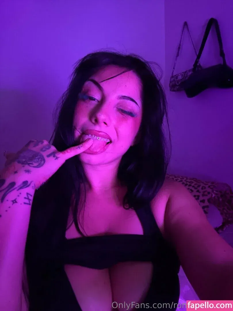 Roma Amor / RomaAmorxxx Onlyfans Photo Gallery 