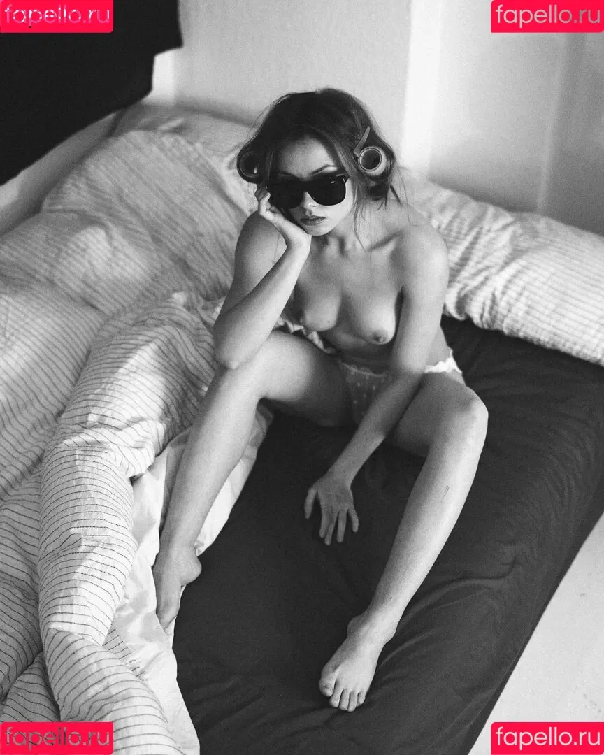 Sophie La Sage / sophie_la_sage / sophielasage_official Onlyfans Photo Gallery 