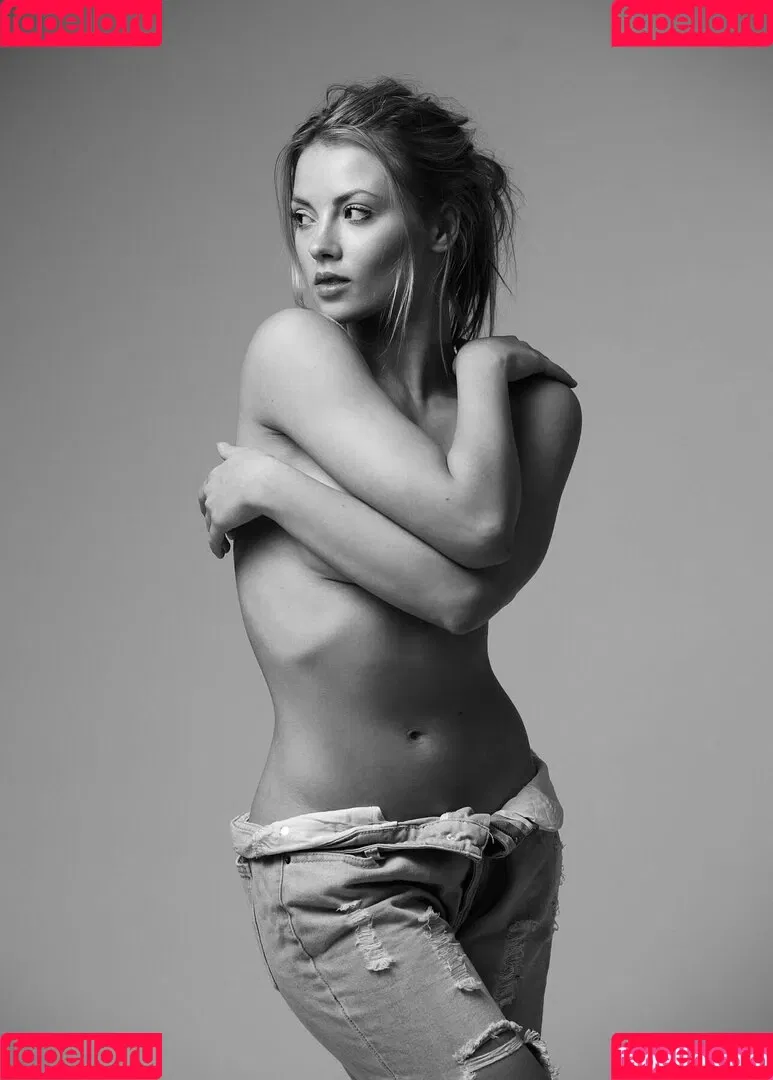 Sophie La Sage / sophie_la_sage / sophielasage_official Onlyfans Photo Gallery 