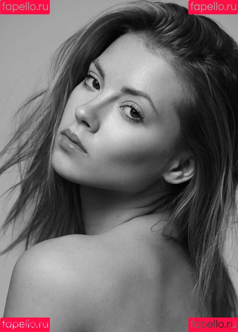 Sophie La Sage / sophie_la_sage / sophielasage_official Onlyfans Photo Gallery 