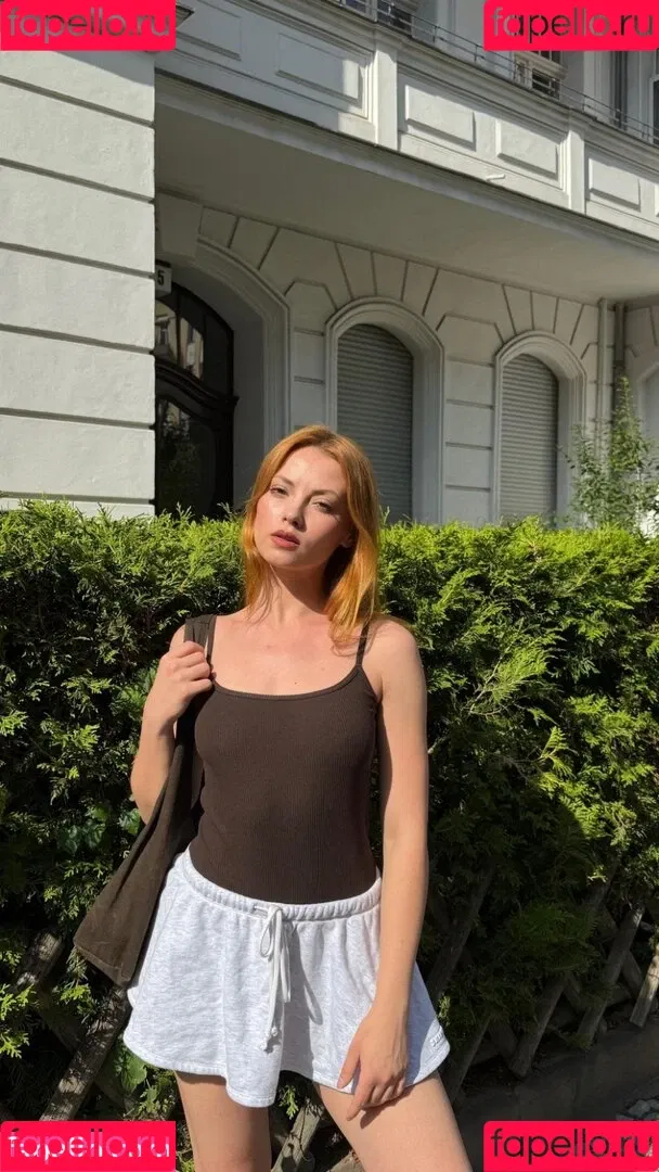Sophie La Sage / sophie_la_sage / sophielasage_official Onlyfans Photo Gallery 