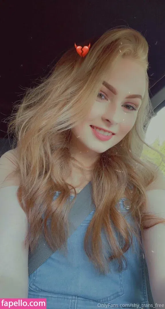 shesfree_ / shy_trans_free Onlyfans Photo Gallery 