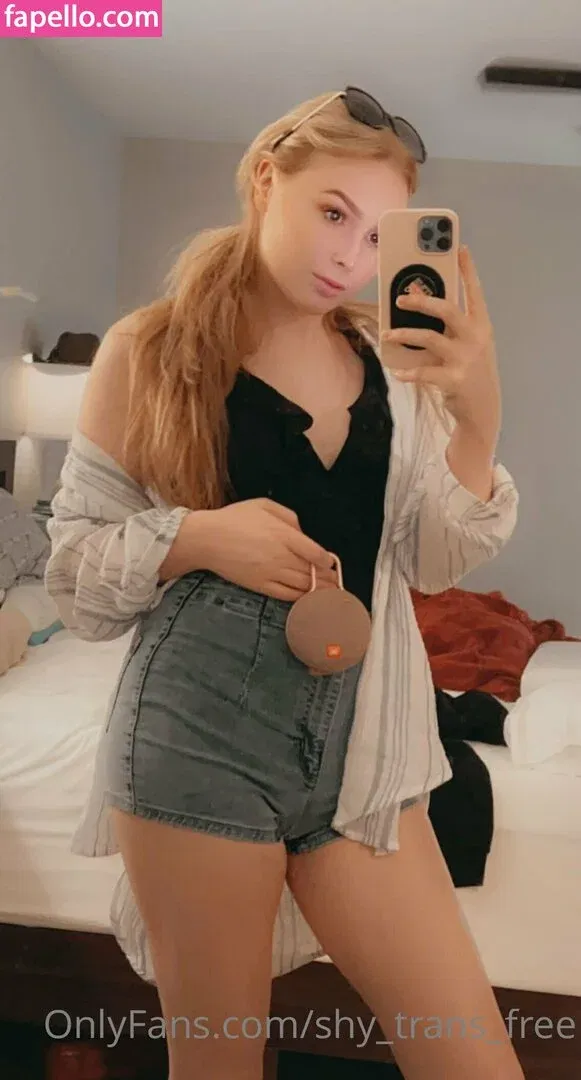 shesfree_ / shy_trans_free Onlyfans Photo Gallery 