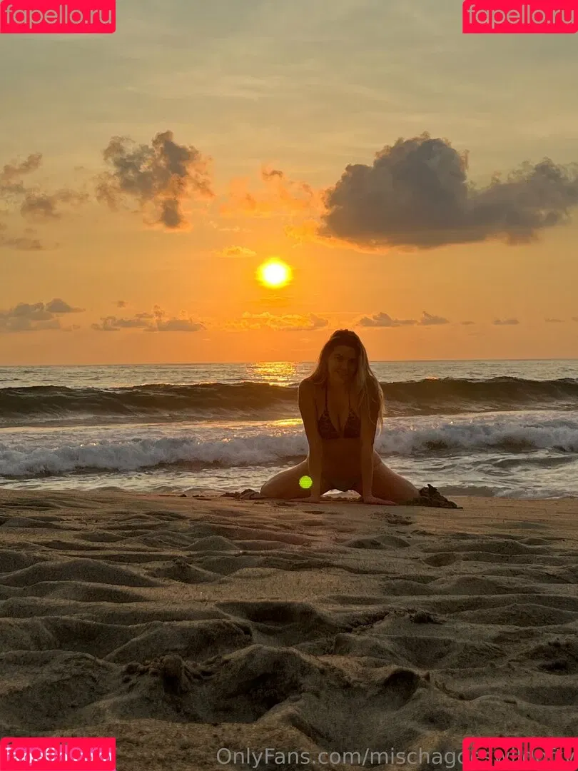 mischagoeswilder / mischagoeswildoftv Onlyfans Photo Gallery 