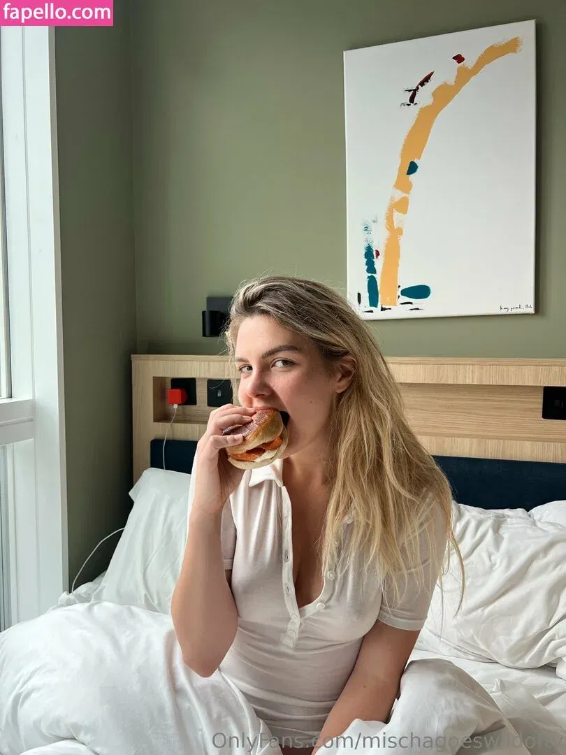 mischagoeswilder / mischagoeswildoftv Onlyfans Photo Gallery 