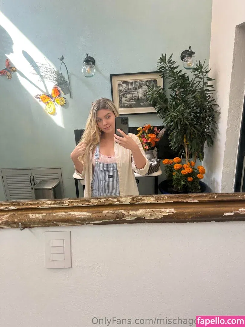 mischagoeswilder / mischagoeswildoftv Onlyfans Photo Gallery 