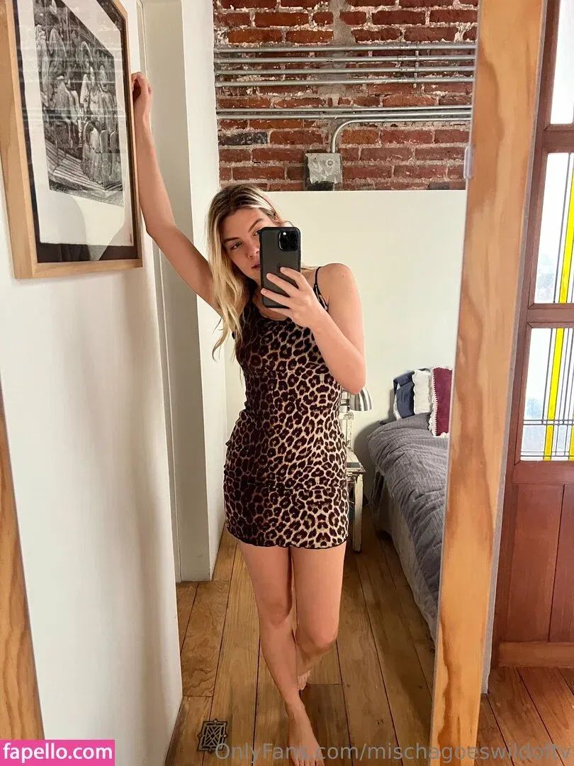 mischagoeswilder / mischagoeswildoftv Onlyfans Photo Gallery 