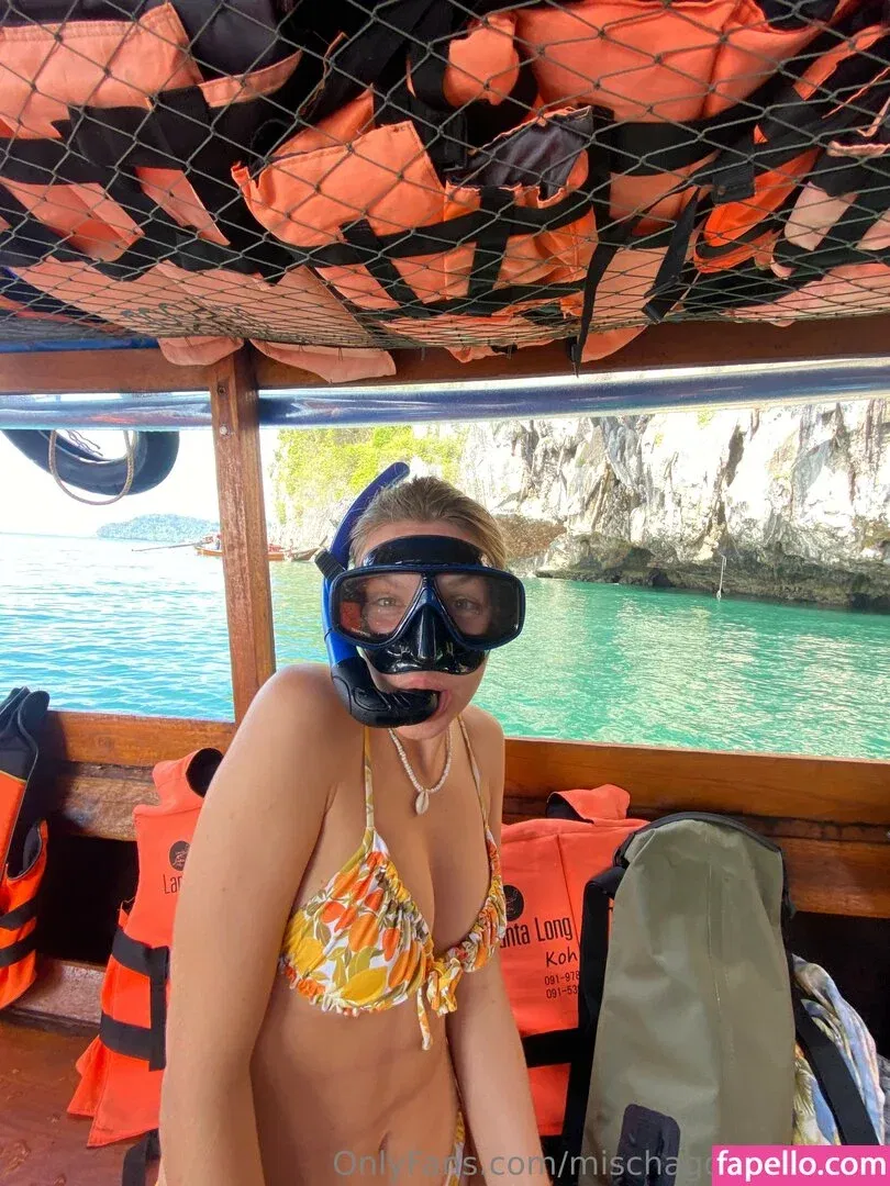 mischagoeswilder / mischagoeswildoftv Onlyfans Photo Gallery 