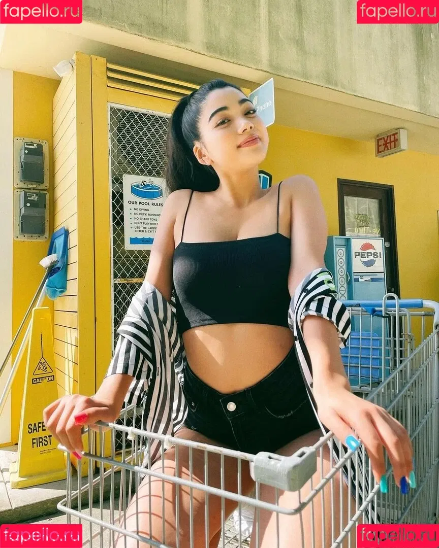 GiGi Tatei / Mayuri / mayumayumma / mayurikyatari / mayurinn031 Onlyfans Photo Gallery 