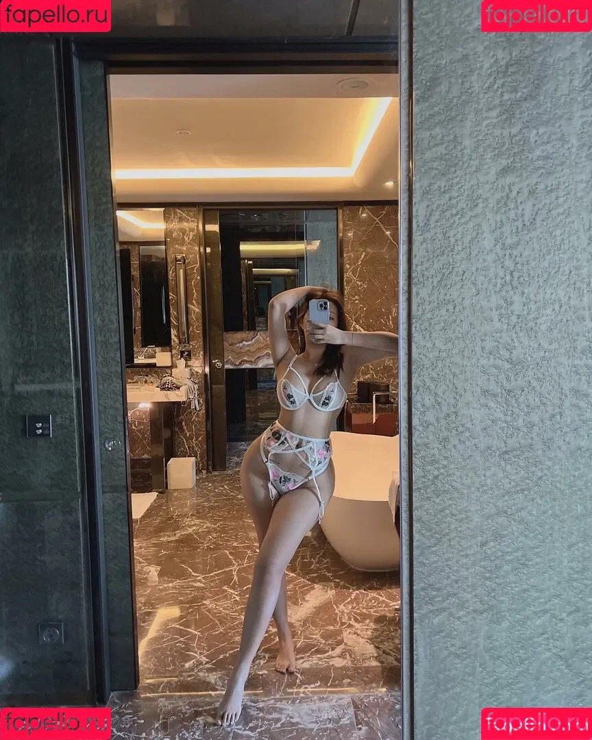 A洁己 (guoguo96908594 / guoguo96908594 / jeeyung / jiee_wen / jiee_wen11 / jieji69999 / 洁己 / 洁己 jessica / 洁己up Onlyfans Photo Gallery 