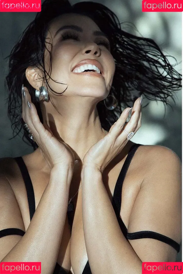 Kourtney Kardashian / kourtney_kardashian / kourtneykardash Onlyfans Photo Gallery 