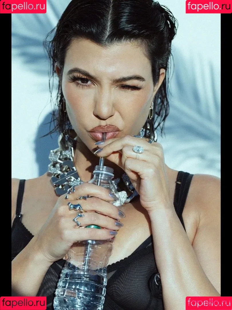 Kourtney Kardashian / kourtney_kardashian / kourtneykardash Onlyfans Photo Gallery 