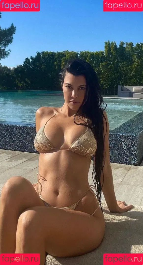 Kourtney Kardashian / kourtney_kardashian / kourtneykardash Onlyfans Photo Gallery 